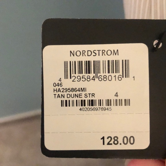 Halogen jacket with front clasp closure - Picture 5 of 6